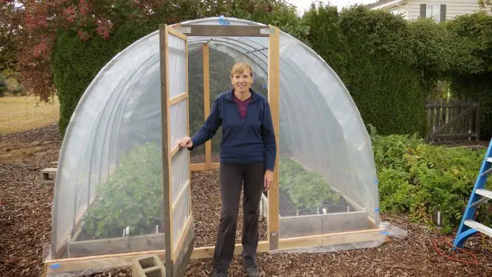  What is hydroponic greenhouse?